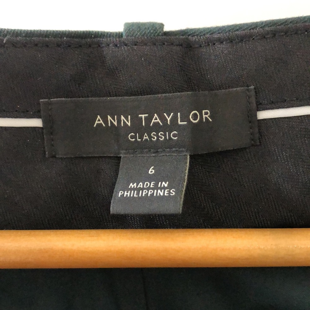 Ann Taylor dress slacks, forest green, size 6. Great condition.